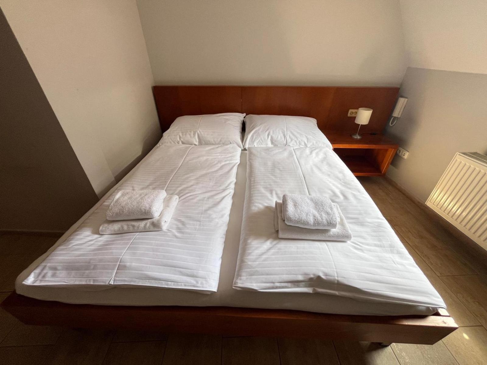 Nevinne Apartmany โคลีน ภายนอก รูปภาพ