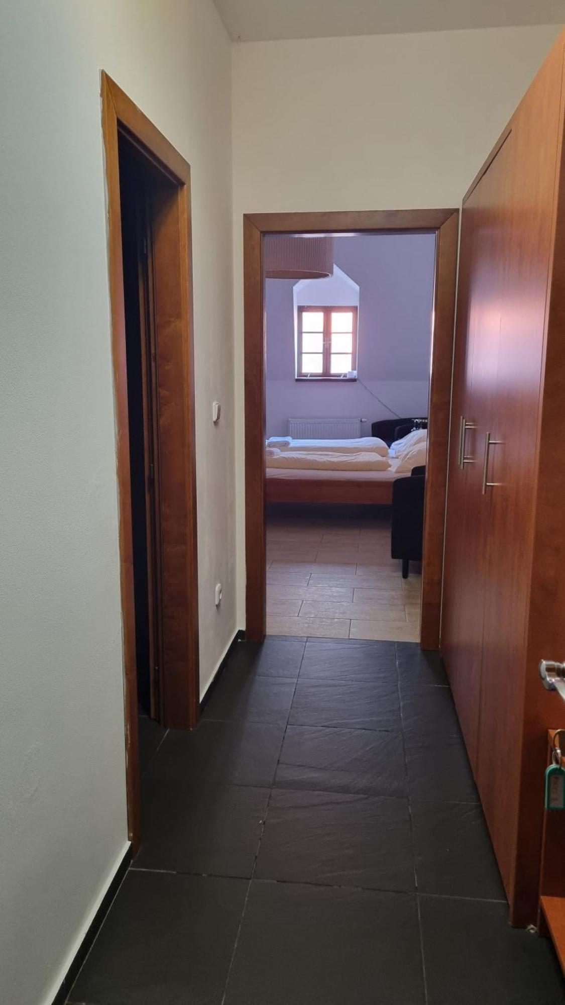 Nevinne Apartmany โคลีน ภายนอก รูปภาพ